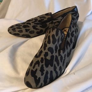 Sam Edelman Gray & Black Leopard Loafers